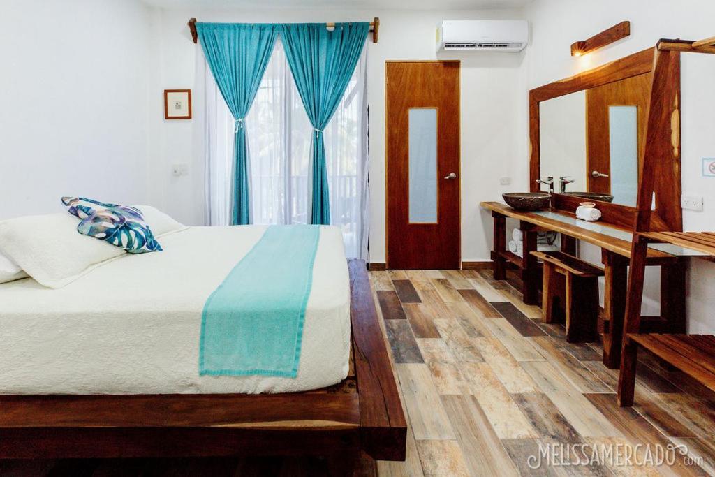 Ah Muzenkab Hotel El Cuyo Ngoại thất bức ảnh
